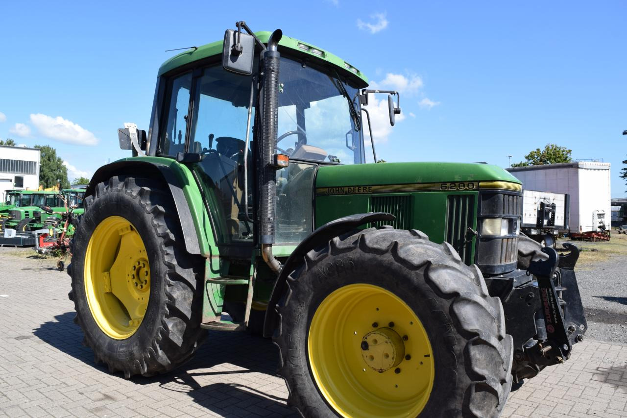 John Deere 6200 - Tracteur agricole: photos 1 John Deere 6200 - Tracteur agricole: photos 1