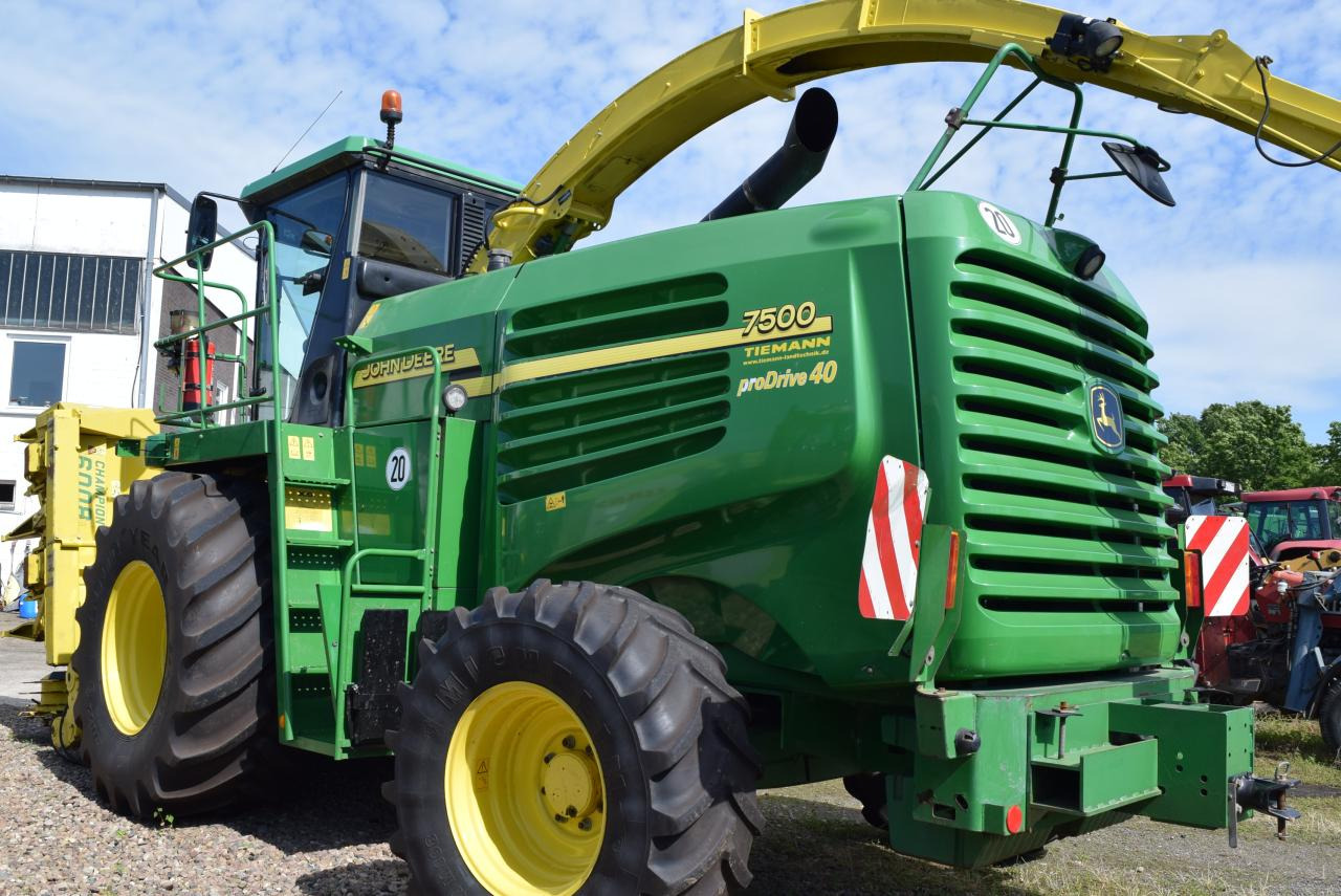 John Deere 7400 - Ensileuse: photos 3 John Deere 7400 - Ensileuse: photos 3