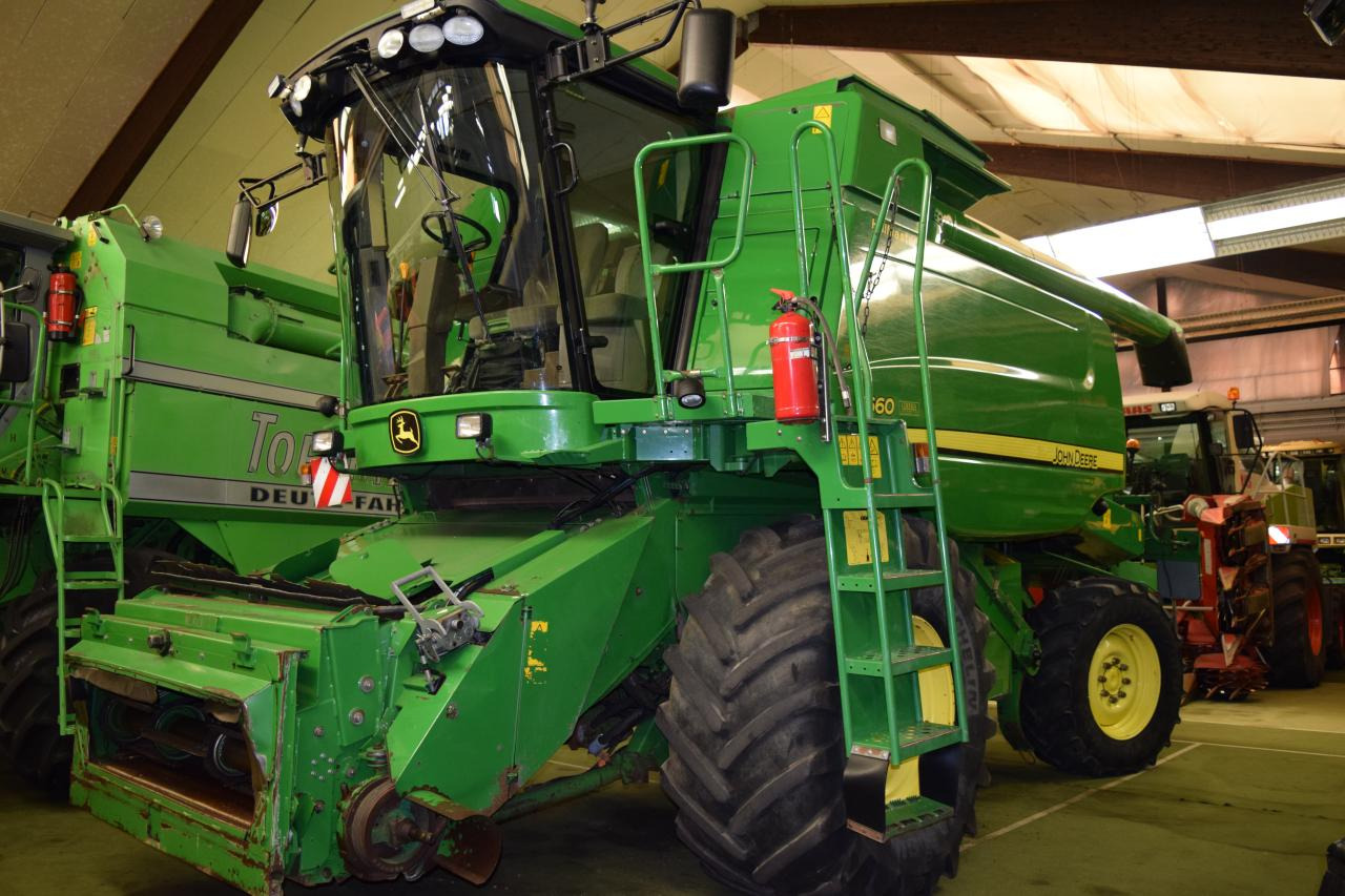 John Deere T 660 HM - Moissonneuse-batteuse: photos 1 John Deere T 660 HM - Moissonneuse-batteuse: photos 1