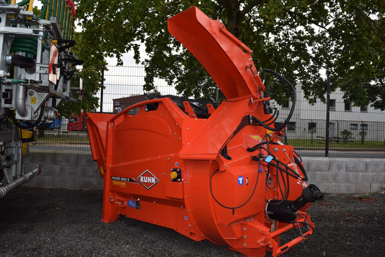 Kuhn Primor 2060 S - Pailleuse: photos 1 Kuhn Primor 2060 S - Pailleuse: photos 1