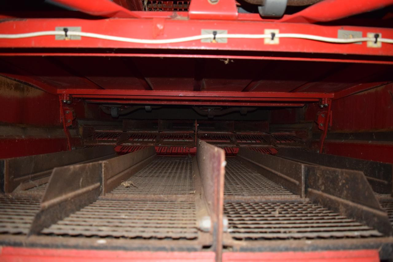 Massey Ferguson MF 40 RS - Moissonneuse-batteuse: photos 4 Massey Ferguson MF 40 RS - Moissonneuse-batteuse: photos 4