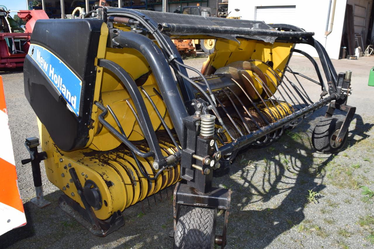 New Holland 273 *Pick Up* - Accessoire aux ensileuses: photos 2 New Holland 273 *Pick Up* - Accessoire aux ensileuses: photos 2