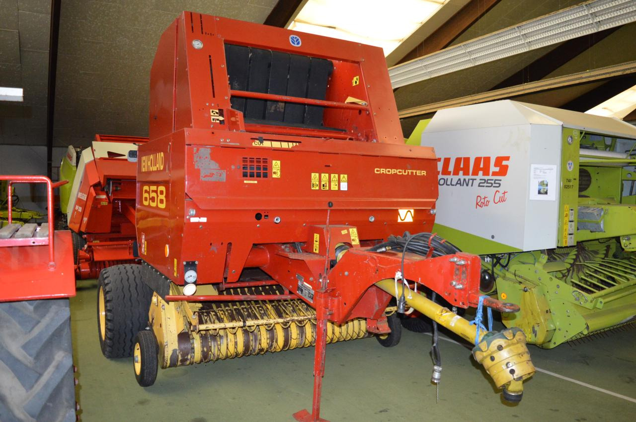 New Holland 658 - Presse à balles rondes: photos 2 New Holland 658 - Presse à balles rondes: photos 2