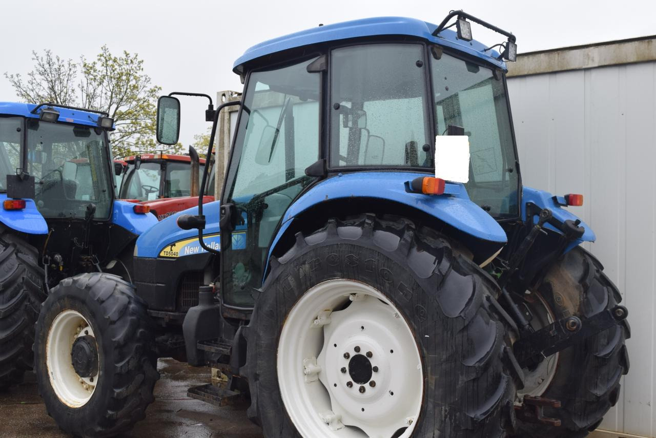 New Holland TD 5040 - Tracteur agricole: photos 3 New Holland TD 5040 - Tracteur agricole: photos 3