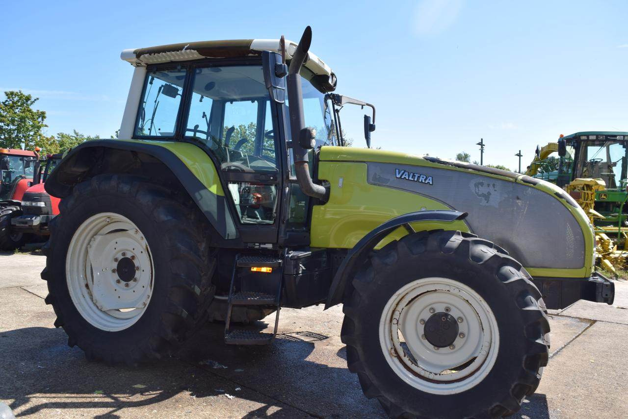 Valtra T120 - Tracteur agricole: photos 2 Valtra T120 - Tracteur agricole: photos 2