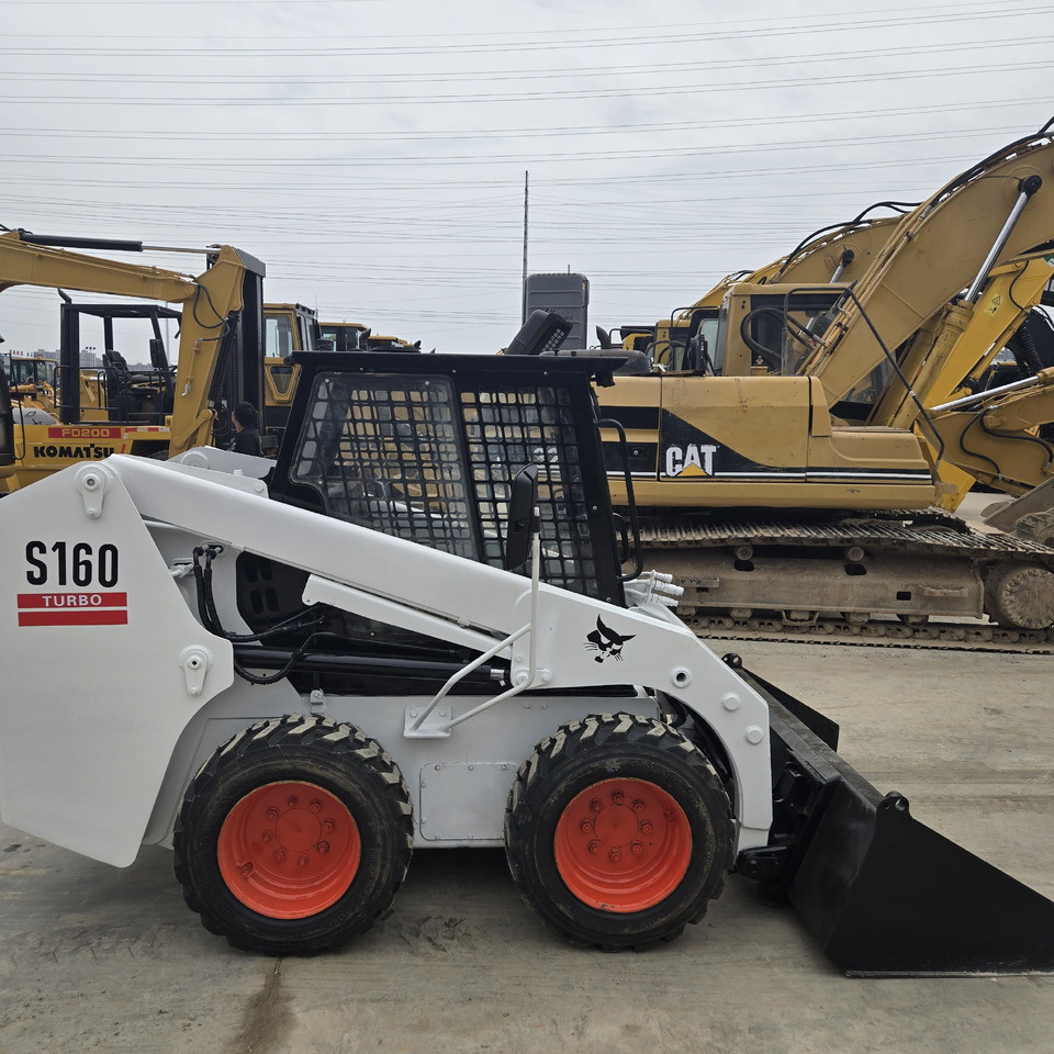 BOBCAT S160 - Mini chargeuse: photos 3 BOBCAT S160 - Mini chargeuse: photos 3