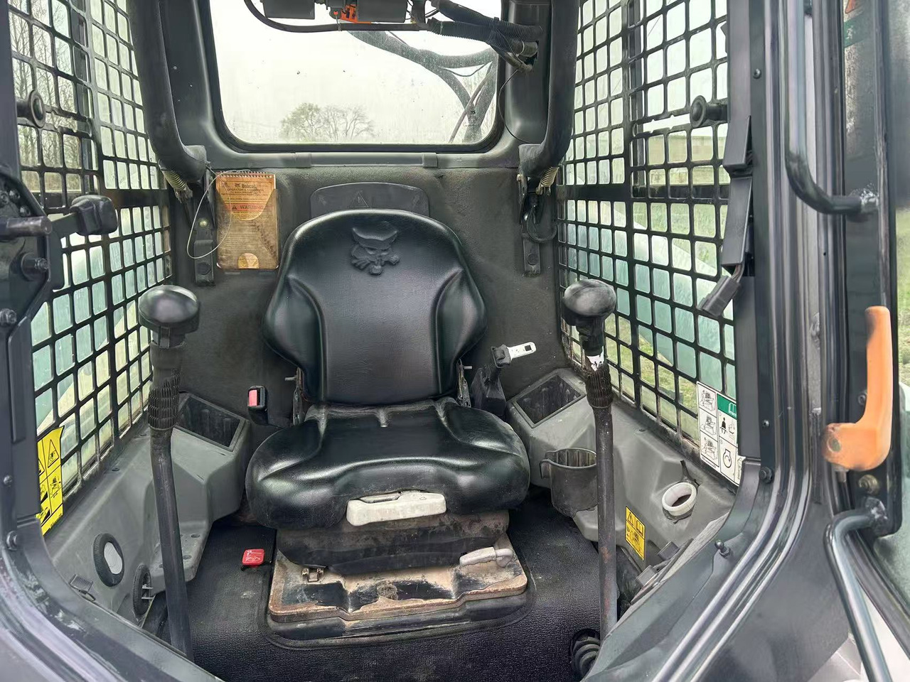 BOBCAT S550 - Mini chargeuse: photos 5 BOBCAT S550 - Mini chargeuse: photos 5