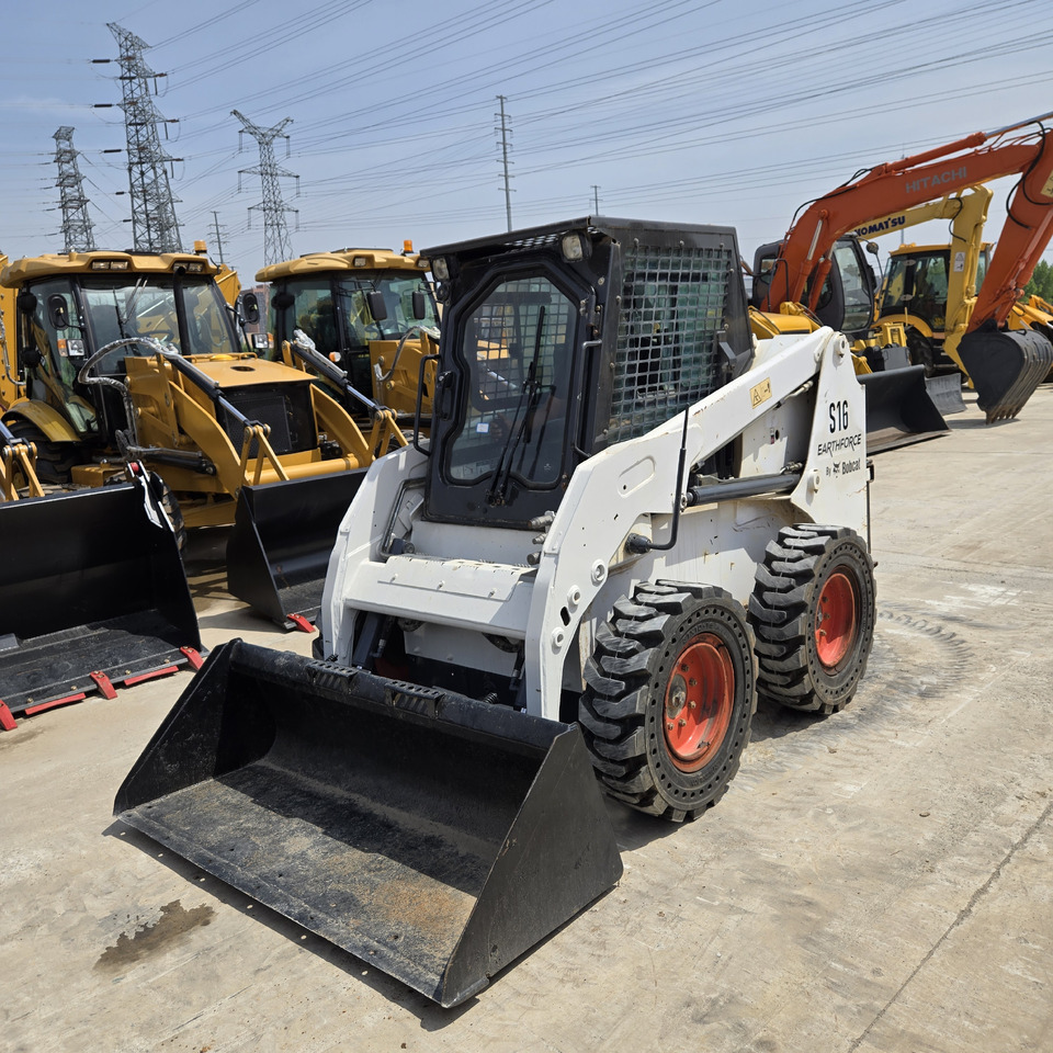 Bobcat S16 - Mini chargeuse: photos 2 Bobcat S16 - Mini chargeuse: photos 2