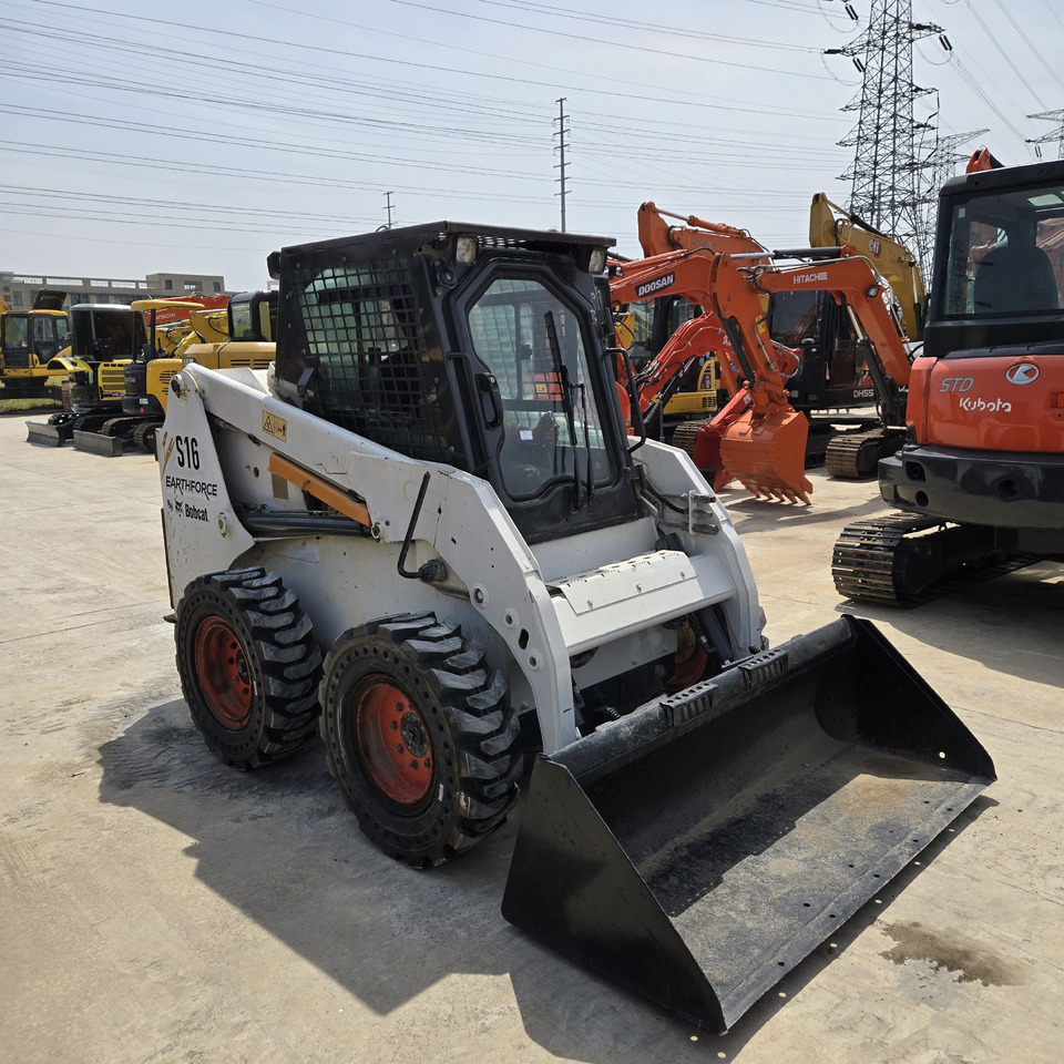 Bobcat S16 - Mini chargeuse: photos 4 Bobcat S16 - Mini chargeuse: photos 4