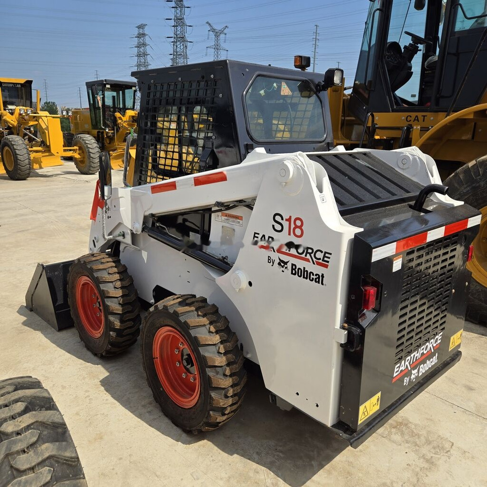 Bobcat S18 - Mini chargeuse: photos 3 Bobcat S18 - Mini chargeuse: photos 3