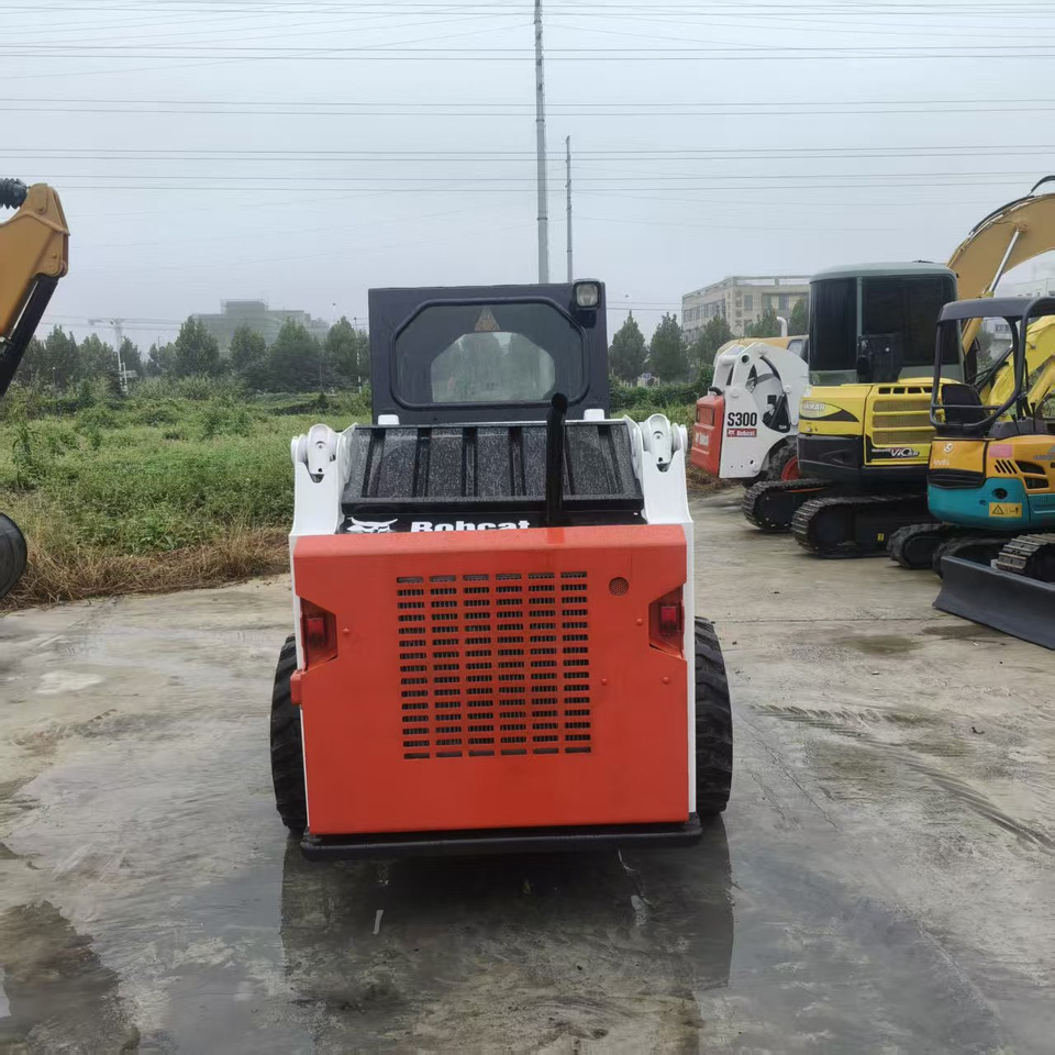 Bobcat S300 - Mini chargeuse: photos 3 Bobcat S300 - Mini chargeuse: photos 3