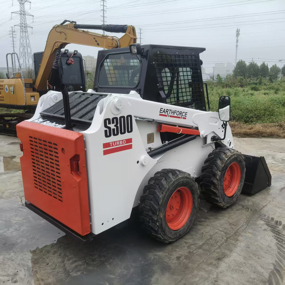 Bobcat S300 - Mini chargeuse: photos 4 Bobcat S300 - Mini chargeuse: photos 4