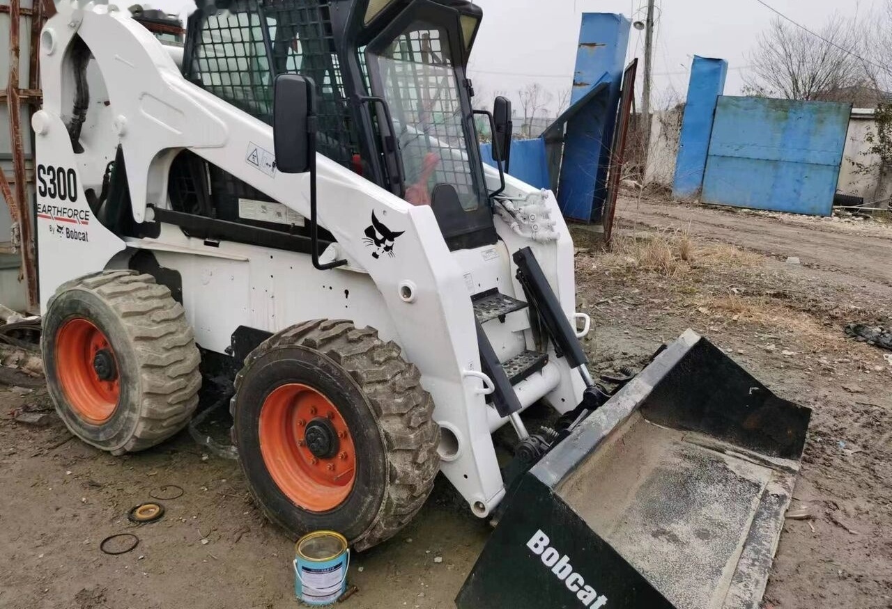 Bobcat S300 - Mini chargeuse: photos 5 Bobcat S300 - Mini chargeuse: photos 5