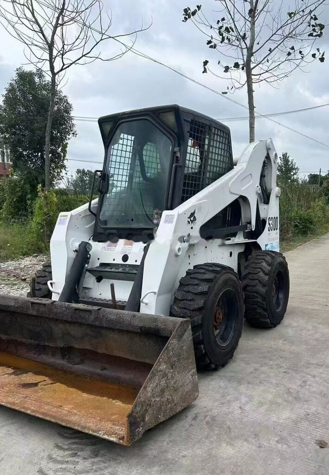 Bobcat S300 - Mini chargeuse: photos 3 Bobcat S300 - Mini chargeuse: photos 3