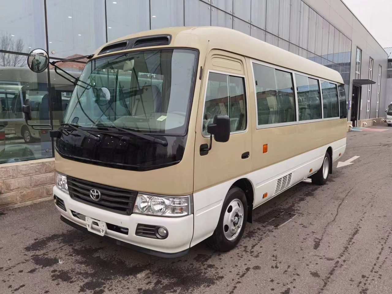 TOYOTA COASTER - Bus: photos 5 TOYOTA COASTER - Bus: photos 5