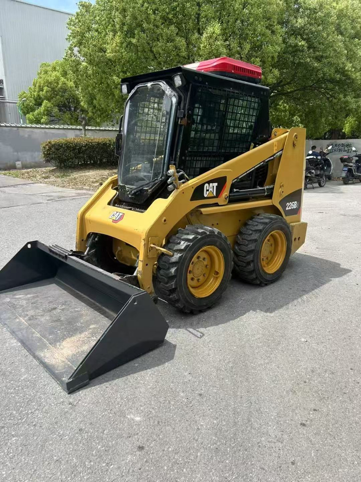 CAT 226B3 - Mini chargeuse: photos 4 CAT 226B3 - Mini chargeuse: photos 4
