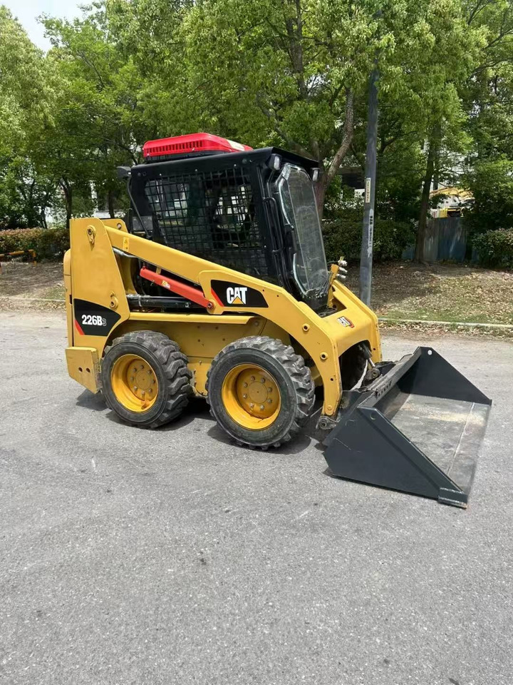 CAT 226B3 - Mini chargeuse: photos 2 CAT 226B3 - Mini chargeuse: photos 2