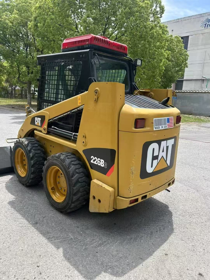CAT 226B3 - Mini chargeuse: photos 5 CAT 226B3 - Mini chargeuse: photos 5