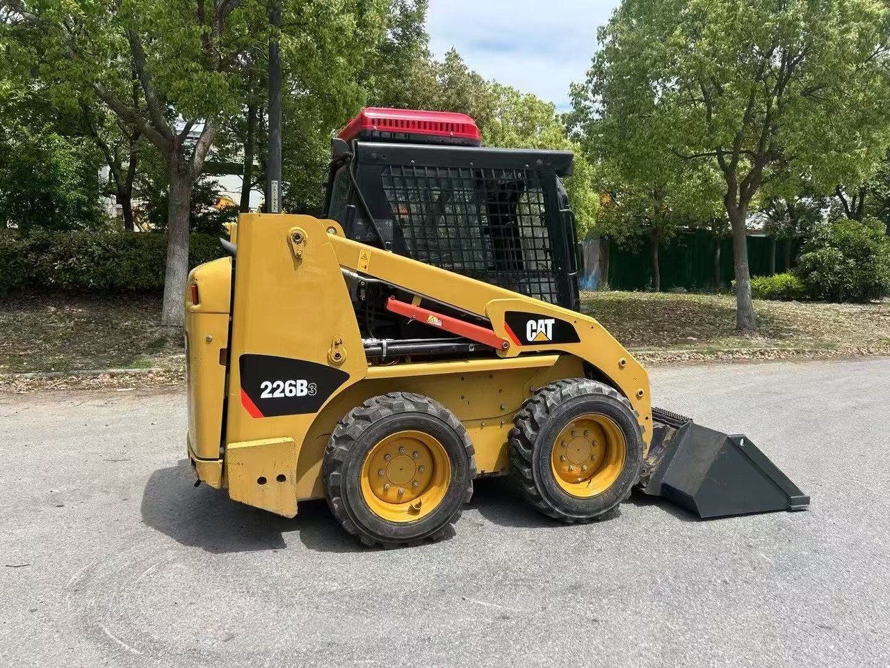 CAT 226B3 - Mini chargeuse: photos 1 CAT 226B3 - Mini chargeuse: photos 1