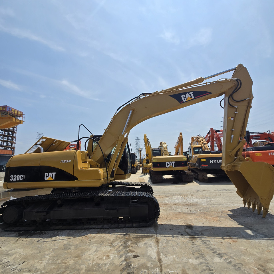 CAT 320C - Pelle sur chenille: photos 1 CAT 320C - Pelle sur chenille: photos 1