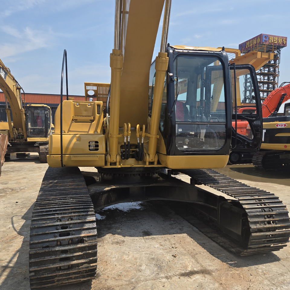 CAT 320C - Pelle sur chenille: photos 3 CAT 320C - Pelle sur chenille: photos 3