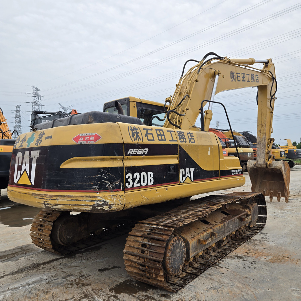 CATERPILLAR 320B - Pelle sur chenille: photos 4 CATERPILLAR 320B - Pelle sur chenille: photos 4