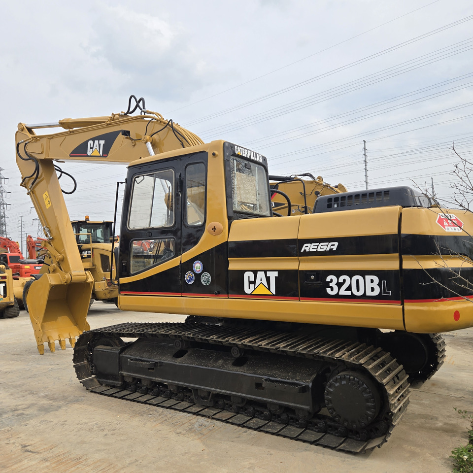 CATERPILLAR 320BL - Pelle sur chenille: photos 4 CATERPILLAR 320BL - Pelle sur chenille: photos 4