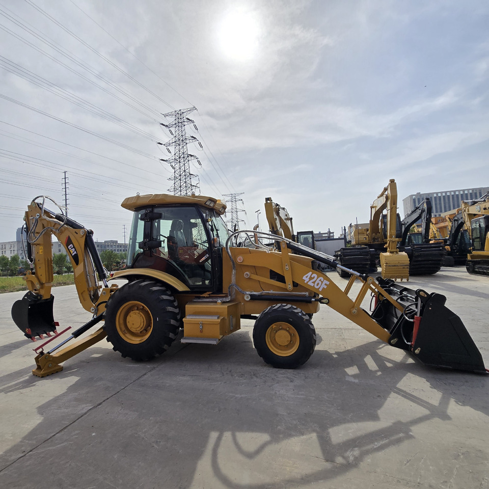 CATERPILLAR 426F - Tractopelle: photos 5 CATERPILLAR 426F - Tractopelle: photos 5