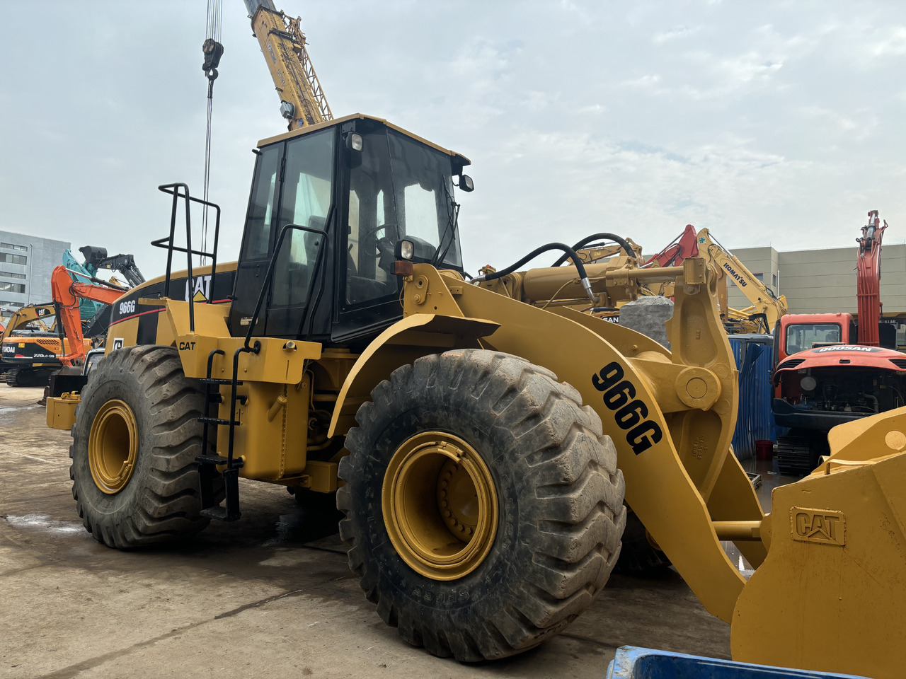 CATERPILLAR 966G - Chargeuse sur pneus: photos 3 CATERPILLAR 966G - Chargeuse sur pneus: photos 3