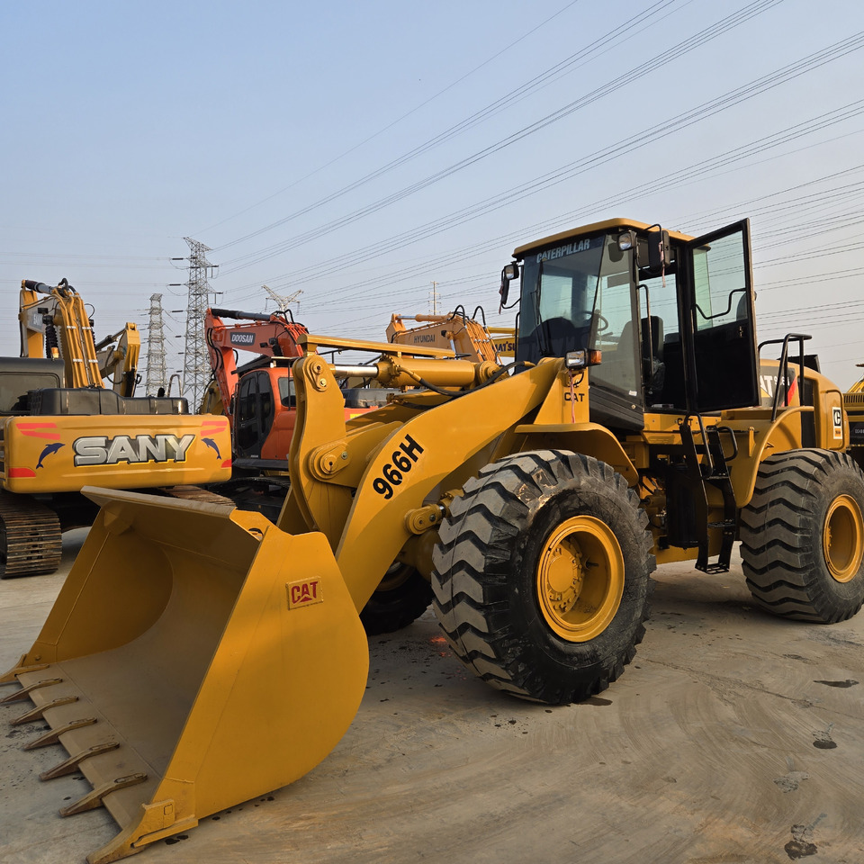 CATERPILLAR 966H - Chargeuse sur pneus: photos 3 CATERPILLAR 966H - Chargeuse sur pneus: photos 3