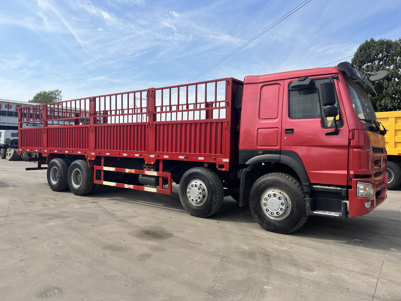 SINOTRUK HOWO 8*4 Fence Truck - Camion: photos 4 SINOTRUK HOWO 8*4 Fence Truck - Camion: photos 4