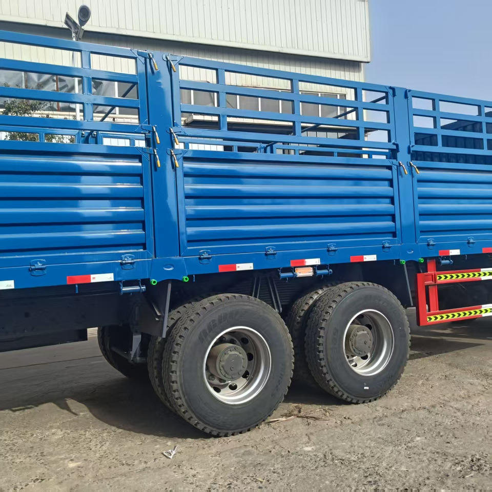 Camion SINOTRUK HOWO: photos 9