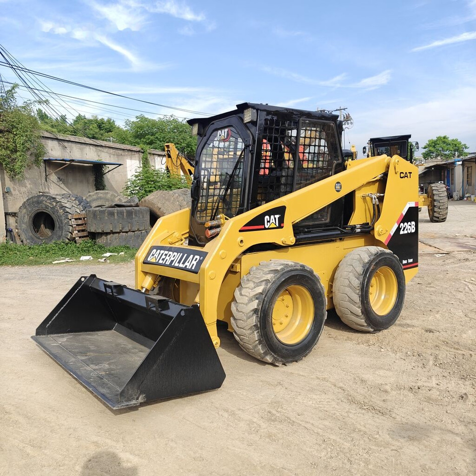 Caterpillar 226B - Mini chargeuse: photos 2 Caterpillar 226B - Mini chargeuse: photos 2