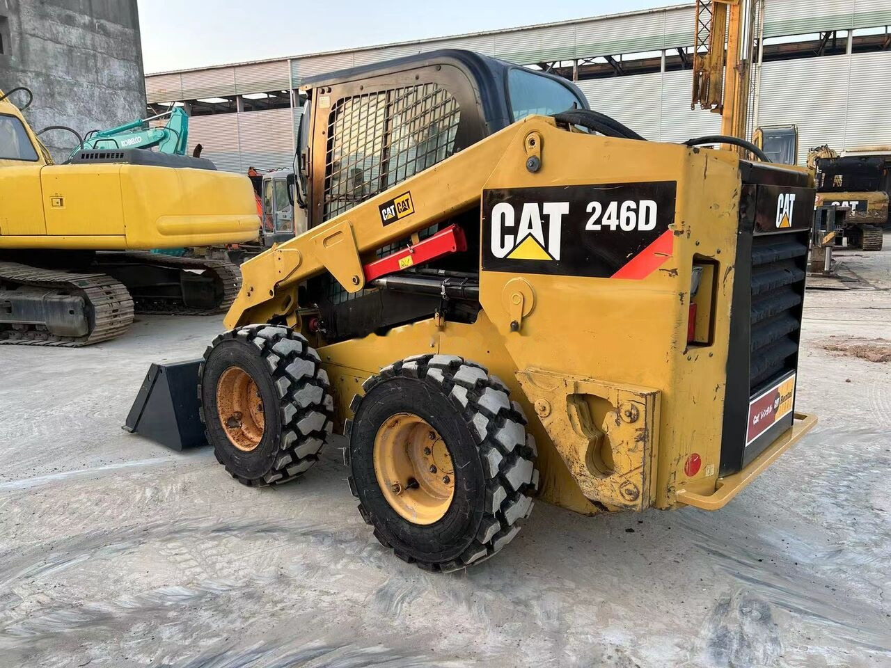 Mini chargeuse Caterpillar 246D: photos 10