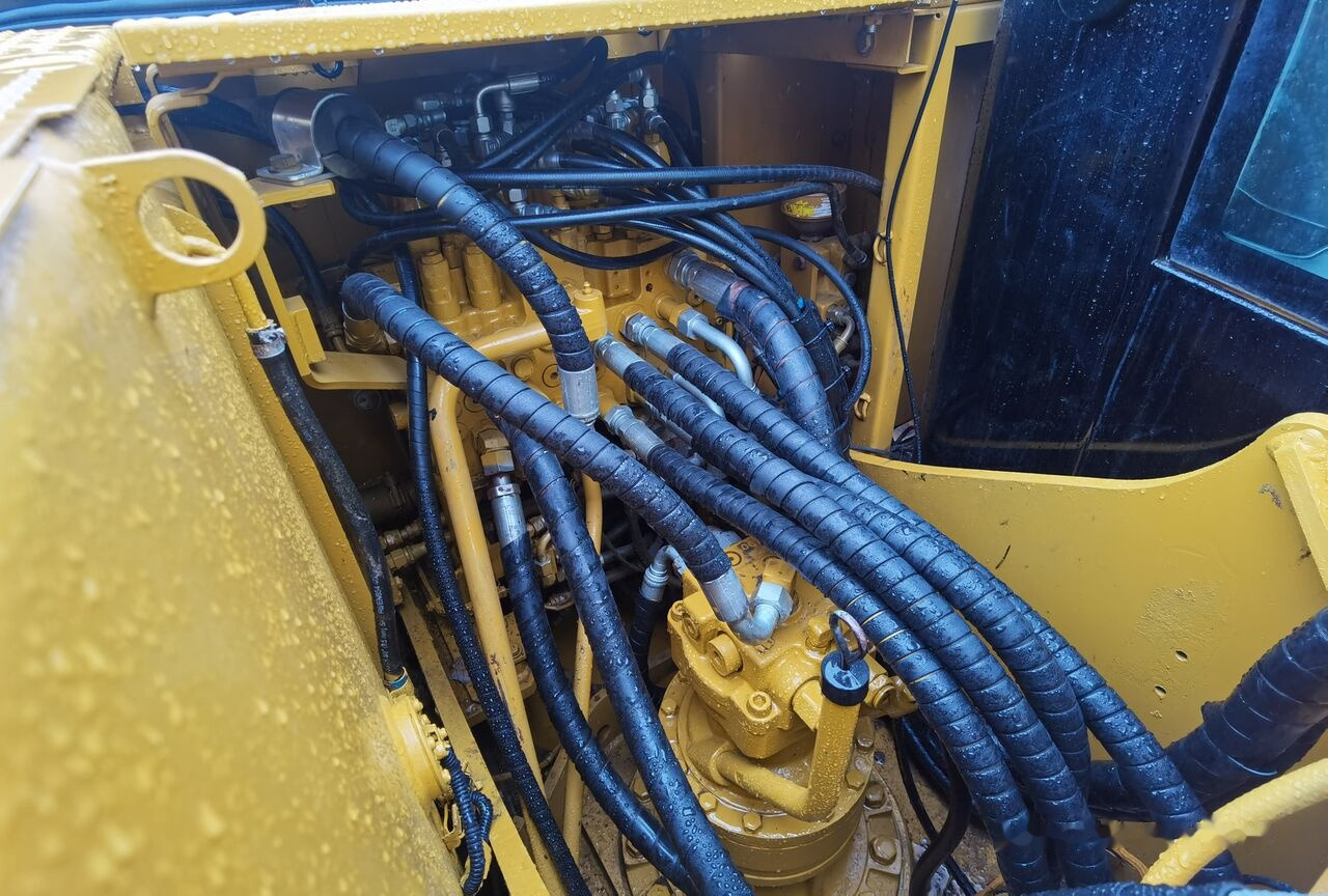 Caterpillar 315D2GC - Pelle sur chenille: photos 1 Caterpillar 315D2GC - Pelle sur chenille: photos 1