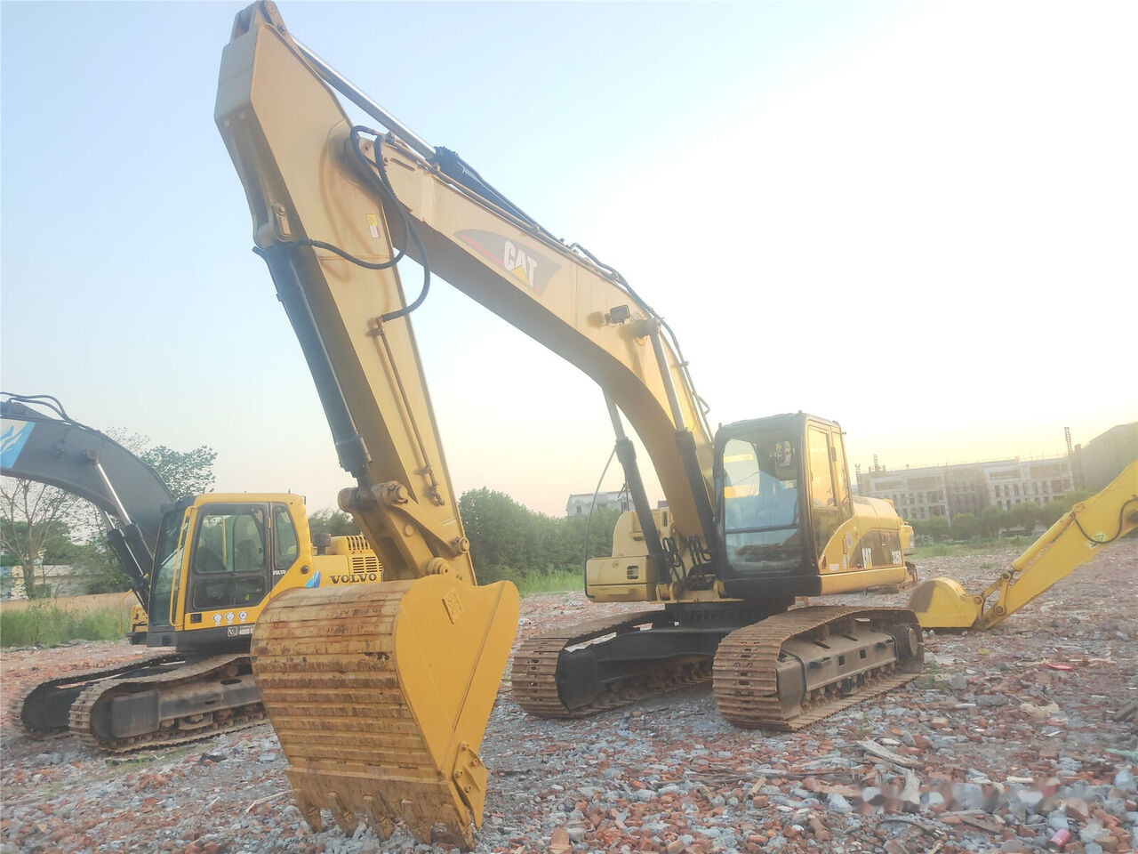 Caterpillar 325C - Pelle sur chenille: photos 3 Caterpillar 325C - Pelle sur chenille: photos 3