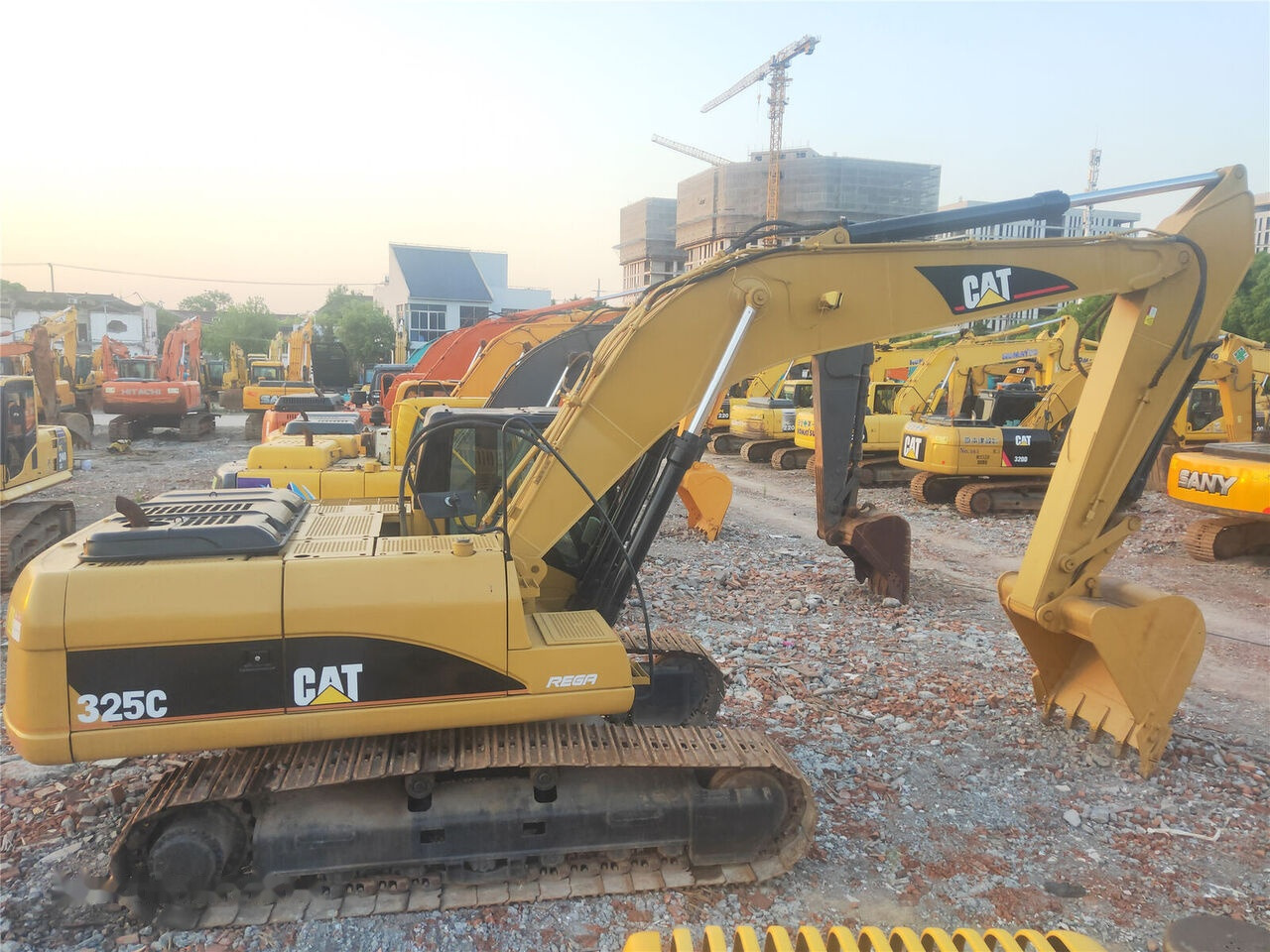Caterpillar 325C - Pelle sur chenille: photos 4 Caterpillar 325C - Pelle sur chenille: photos 4