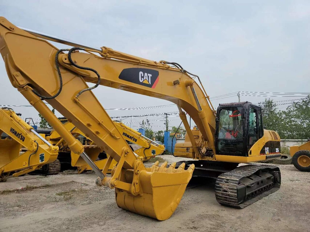 Caterpillar 325D - Pelle sur chenille: photos 1 Caterpillar 325D - Pelle sur chenille: photos 1