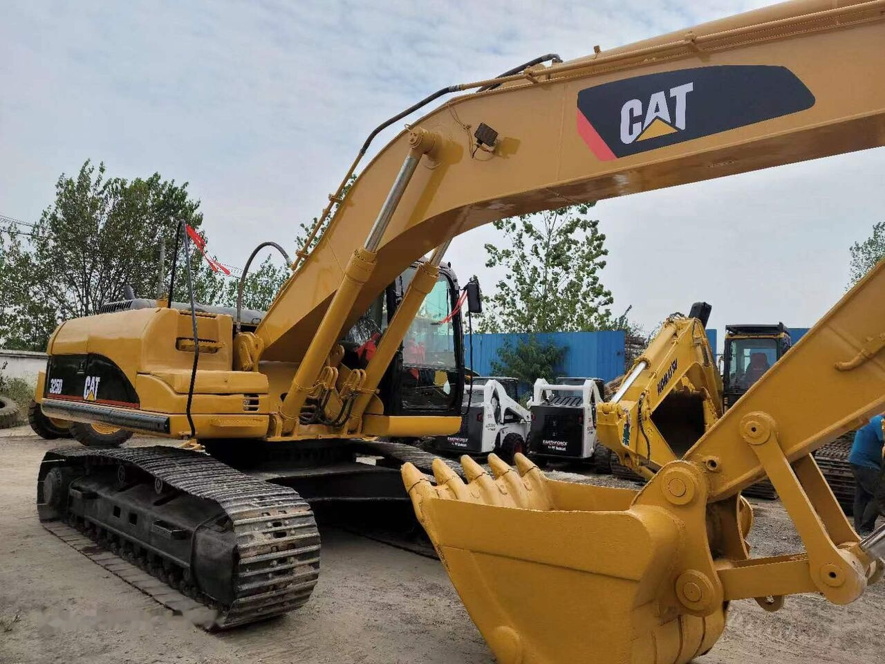 Caterpillar 325D - Pelle sur chenille: photos 5 Caterpillar 325D - Pelle sur chenille: photos 5