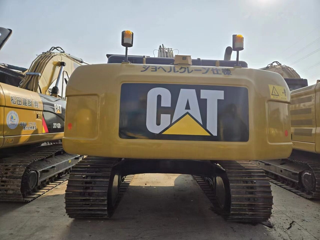 Caterpillar 330D2L - Pelle sur chenille: photos 1 Caterpillar 330D2L - Pelle sur chenille: photos 1