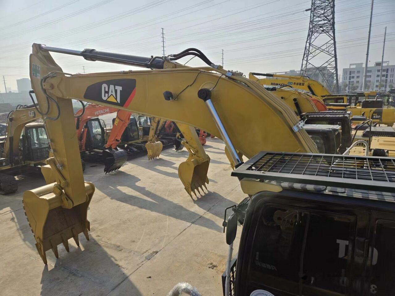 Caterpillar 330D2L - Pelle sur chenille: photos 5 Caterpillar 330D2L - Pelle sur chenille: photos 5