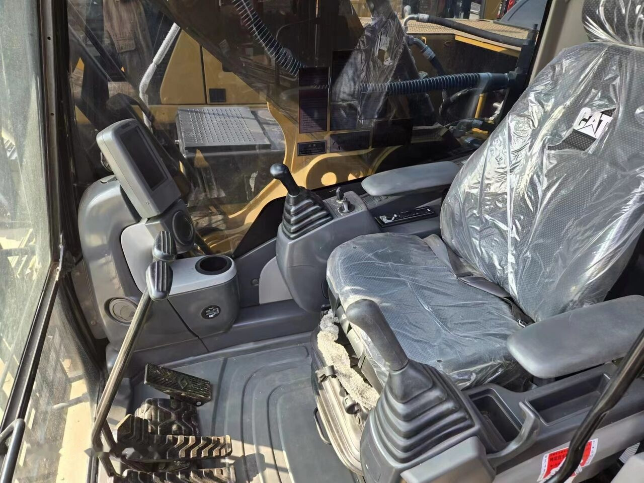 Caterpillar 330D2L - Pelle sur chenille: photos 3 Caterpillar 330D2L - Pelle sur chenille: photos 3