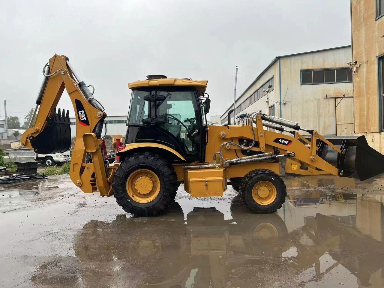 Caterpillar 420F - Tractopelle: photos 5 Caterpillar 420F - Tractopelle: photos 5