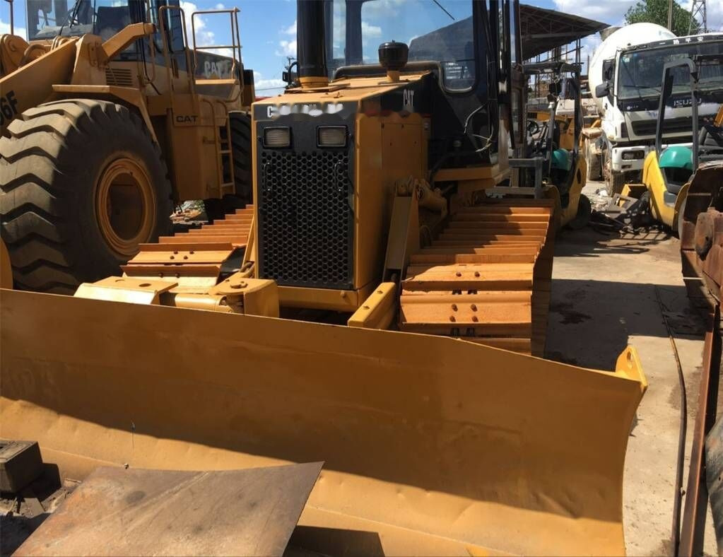 Caterpillar D4C - Bulldozer: photos 4 Caterpillar D4C - Bulldozer: photos 4