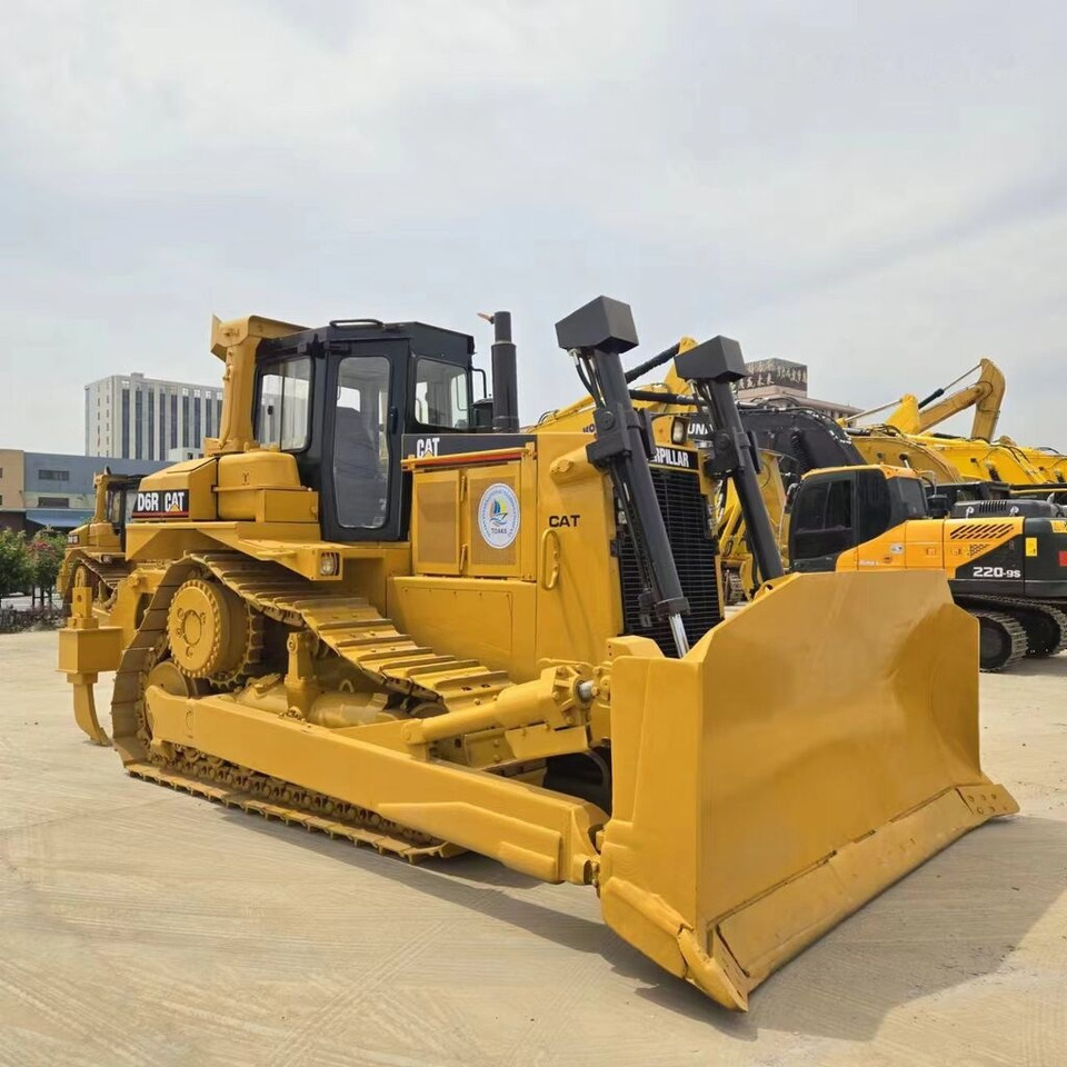 Caterpillar D6R - Bulldozer: photos 1 Caterpillar D6R - Bulldozer: photos 1