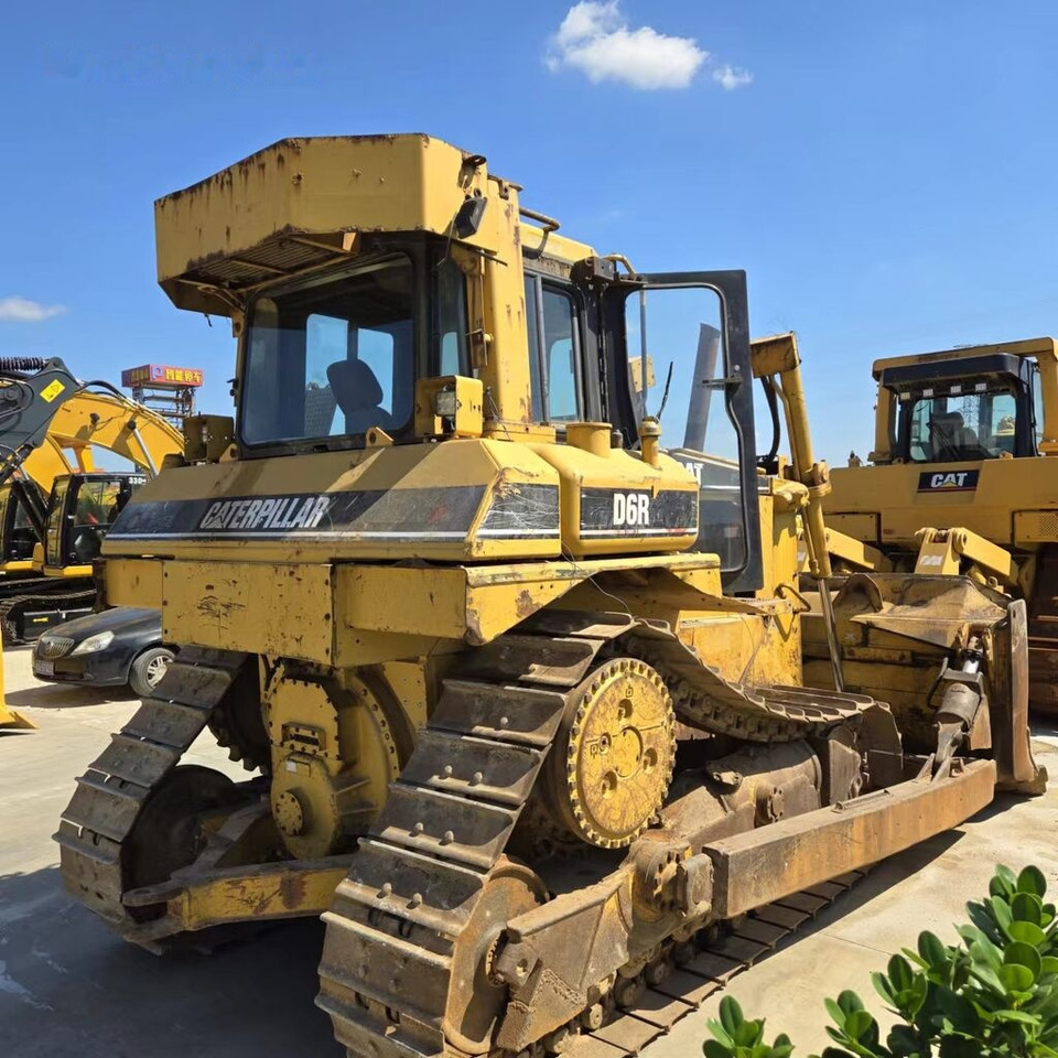 Caterpillar D6R - Bulldozer: photos 1 Caterpillar D6R - Bulldozer: photos 1