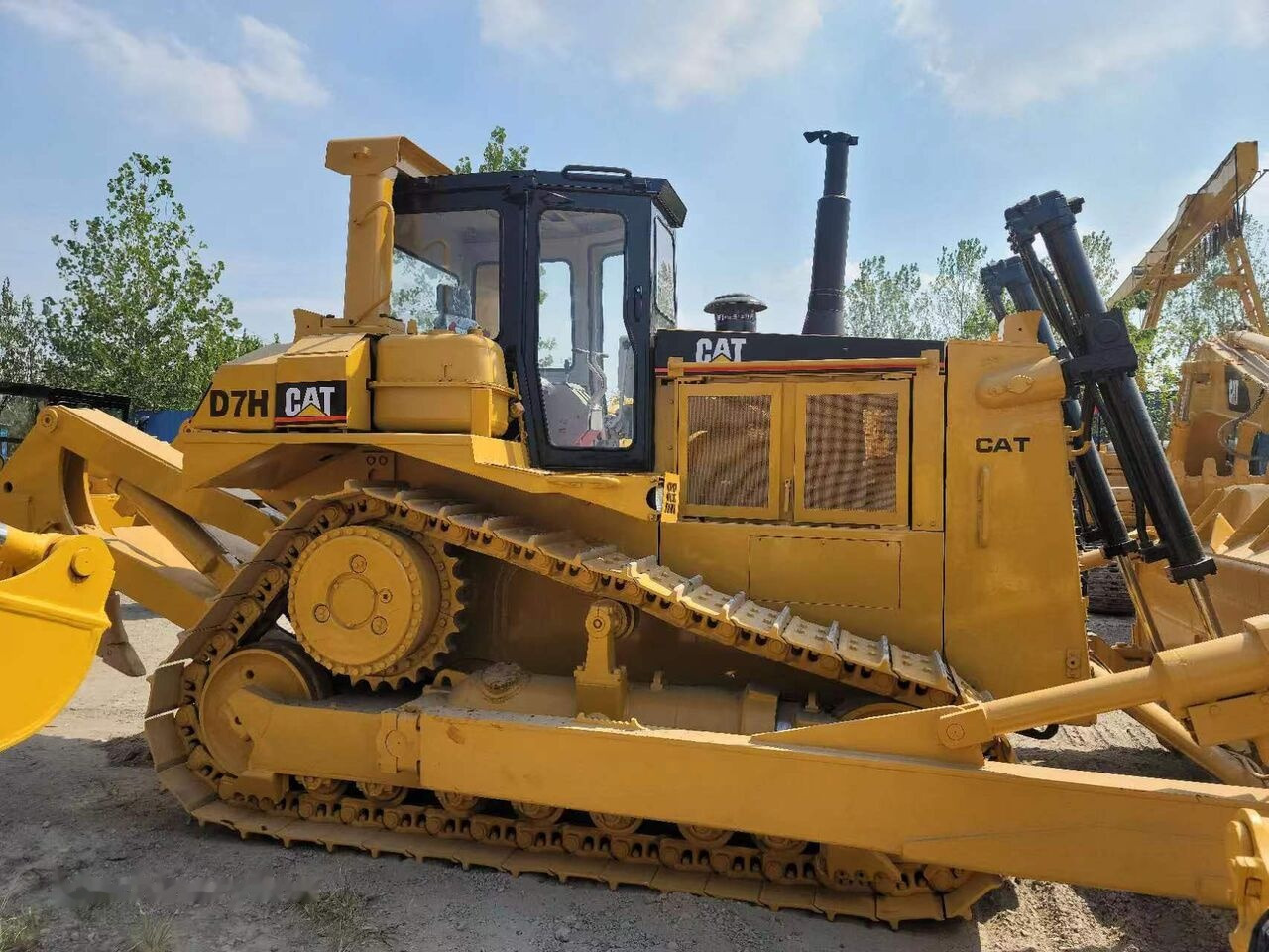 Caterpillar D7H - Bulldozer: photos 3 Caterpillar D7H - Bulldozer: photos 3