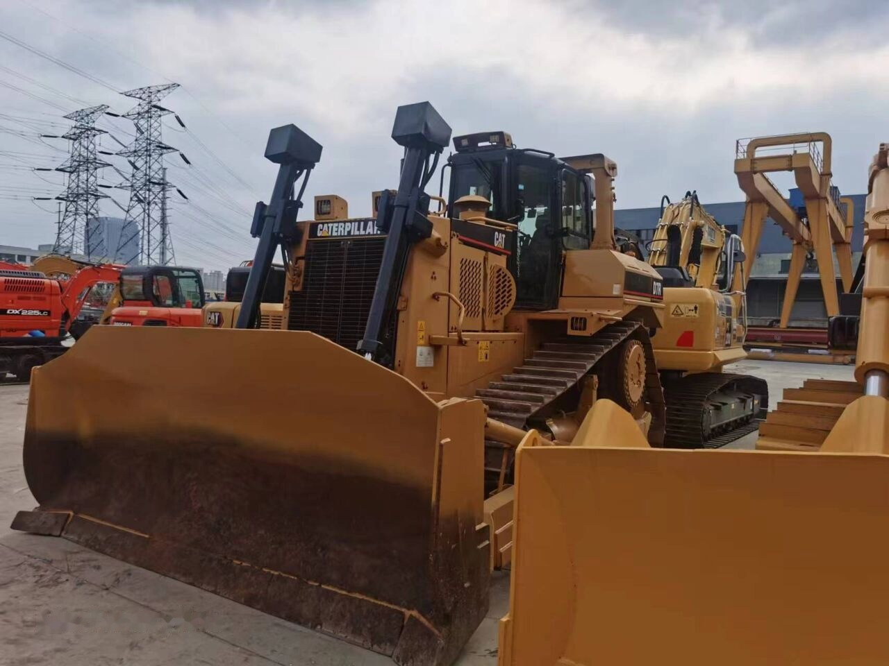 Caterpillar D7R - Bulldozer: photos 4 Caterpillar D7R - Bulldozer: photos 4
