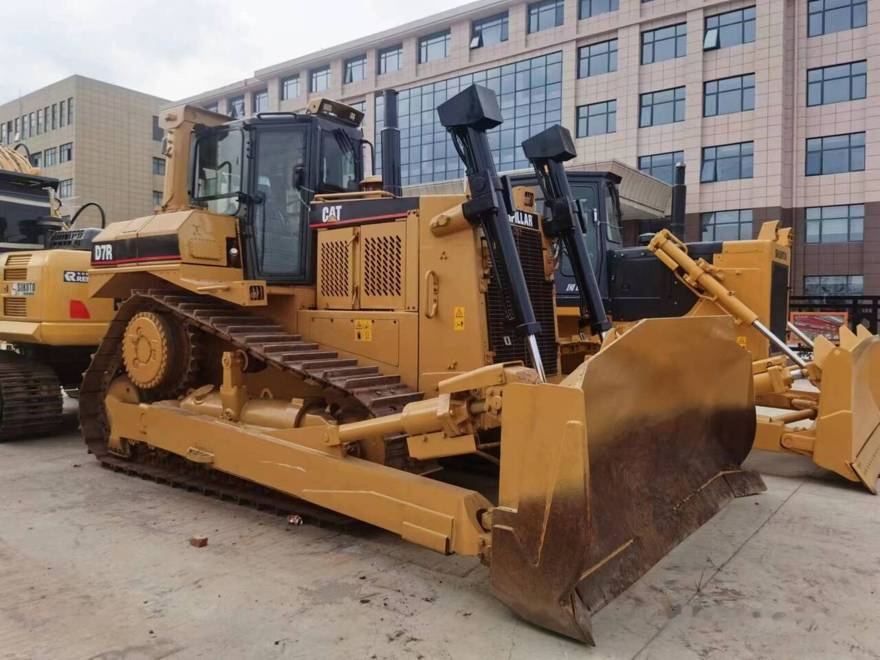 Caterpillar D7R - Bulldozer: photos 3 Caterpillar D7R - Bulldozer: photos 3