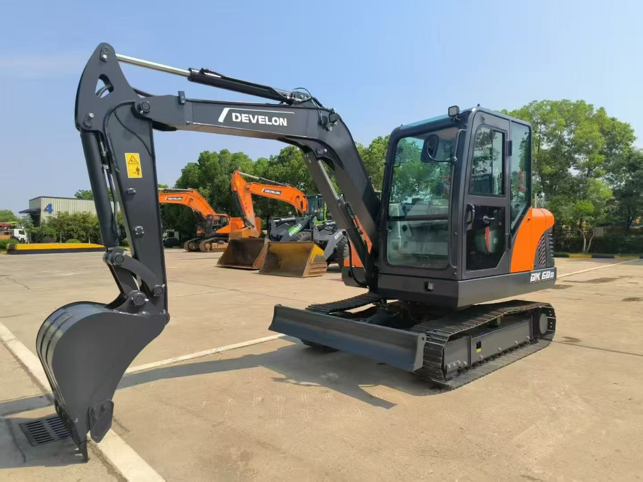 DOOSAN DX60D - Mini pelle: photos 3 DOOSAN DX60D - Mini pelle: photos 3